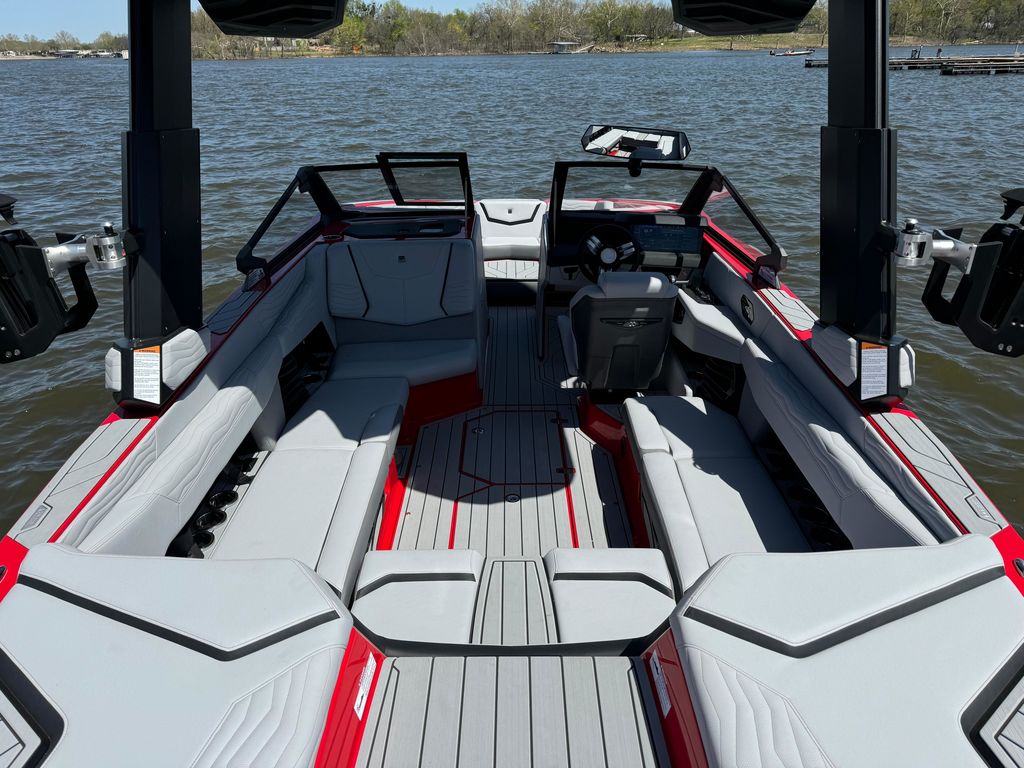 2025 Nautique G23