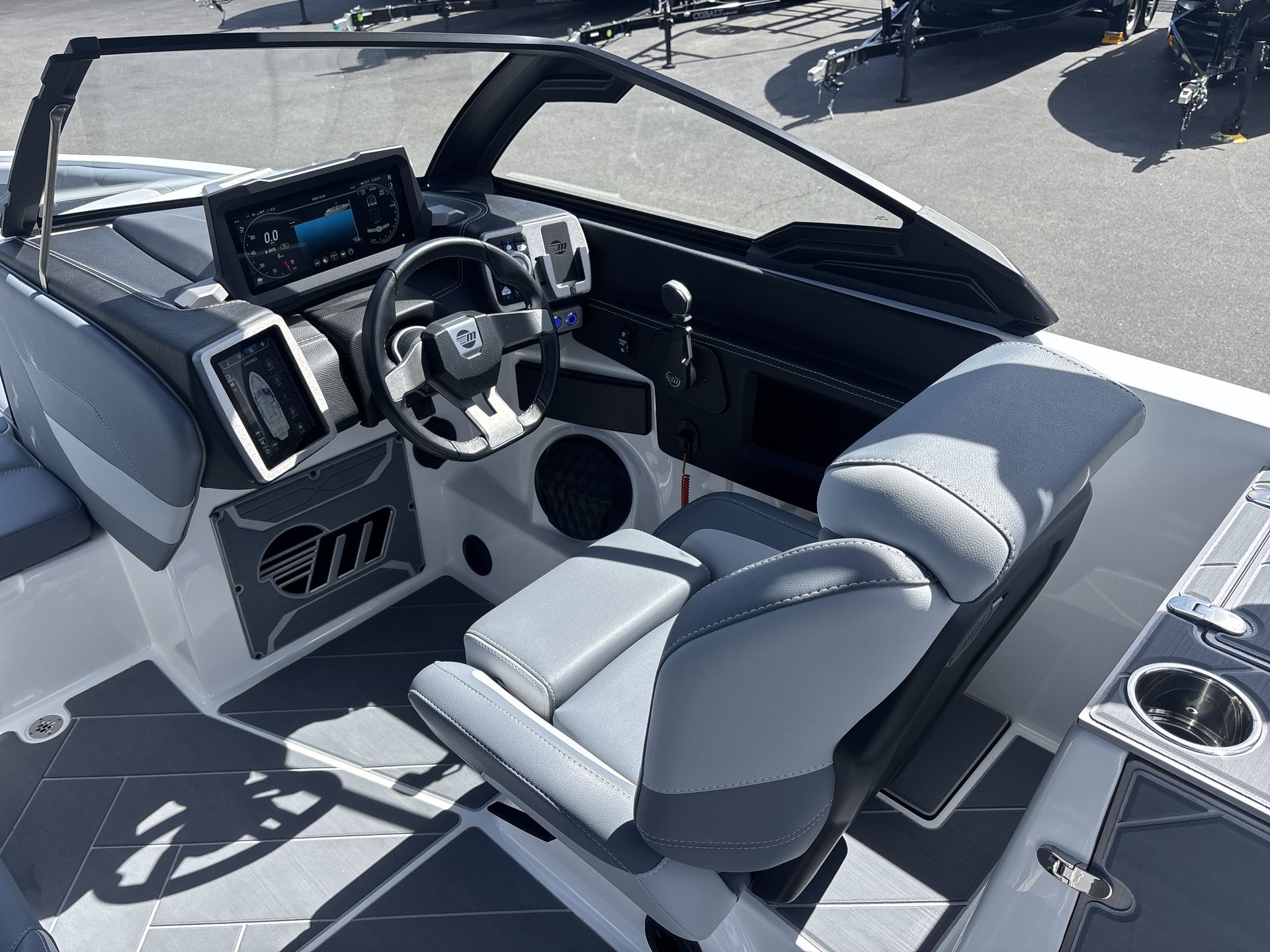 2024 Malibu 25 LSV