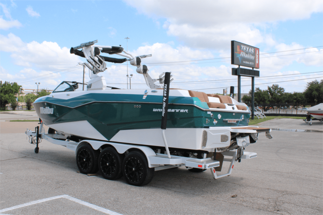 2024 Malibu 25 LSV