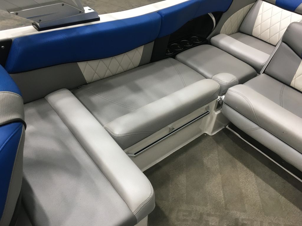 2015 MasterCraft X46 Icon