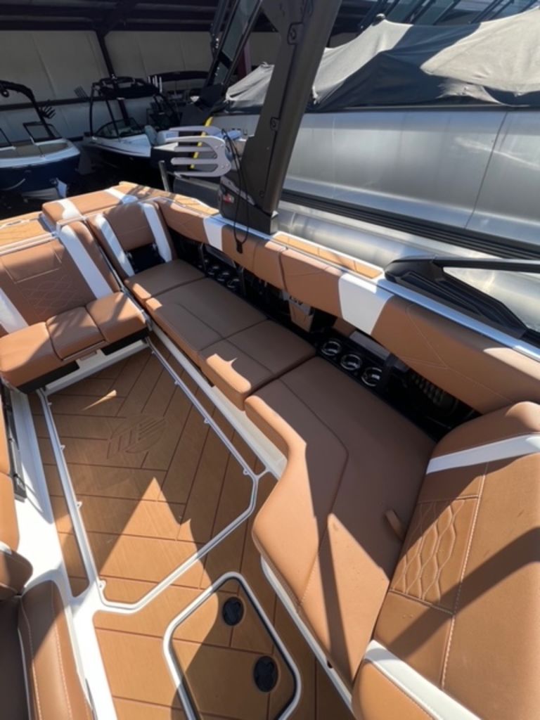 2025 Malibu Boats 23 LSV