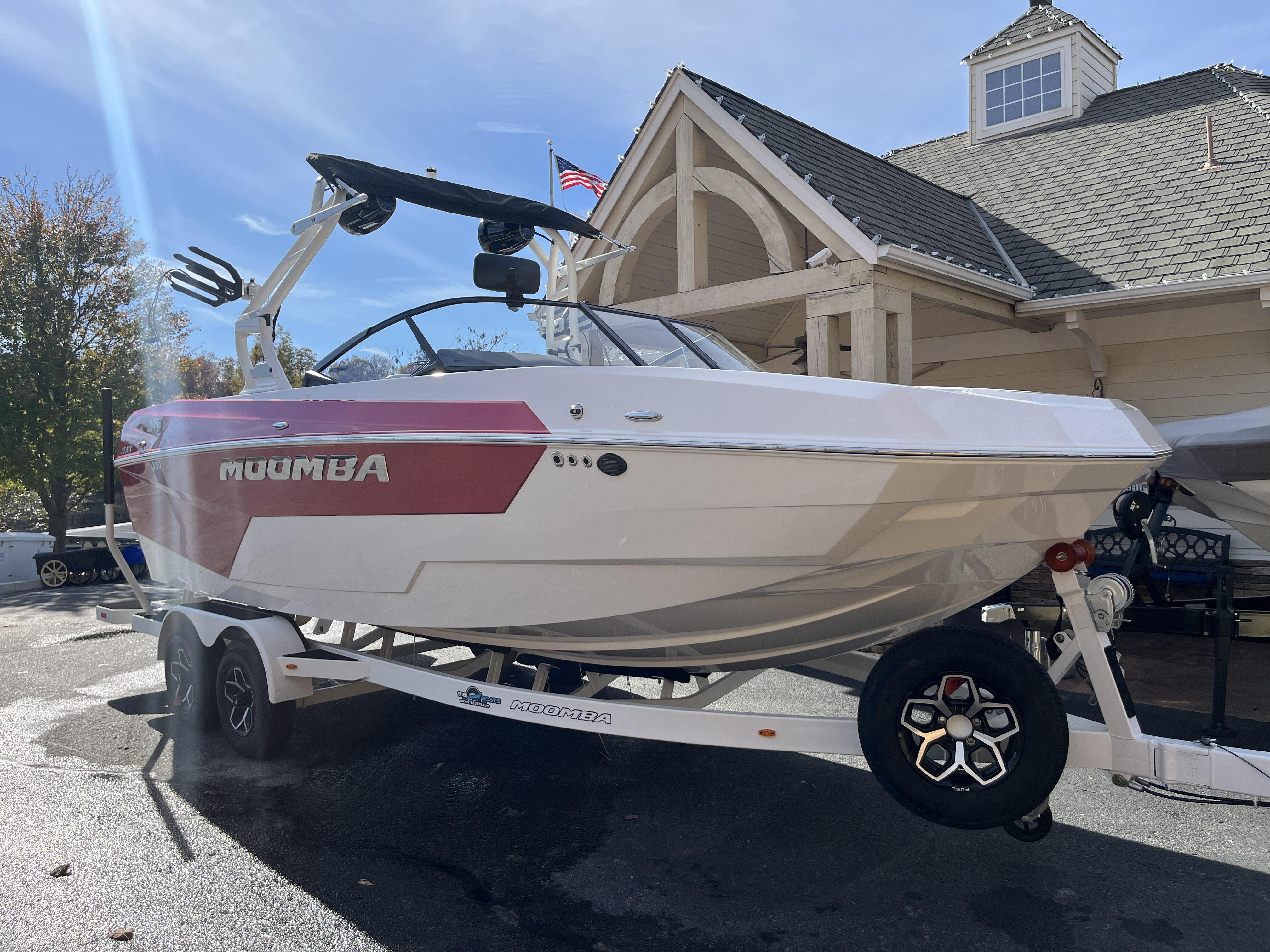 2025 MOOMBA MAX