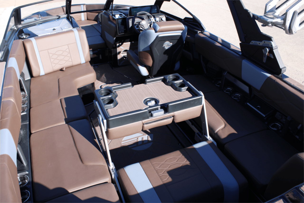 2025 Malibu 23 LSV