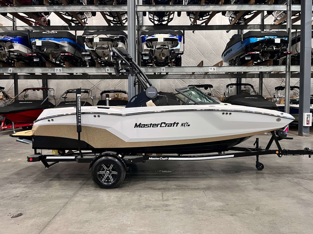 2025 MasterCraft NXT20