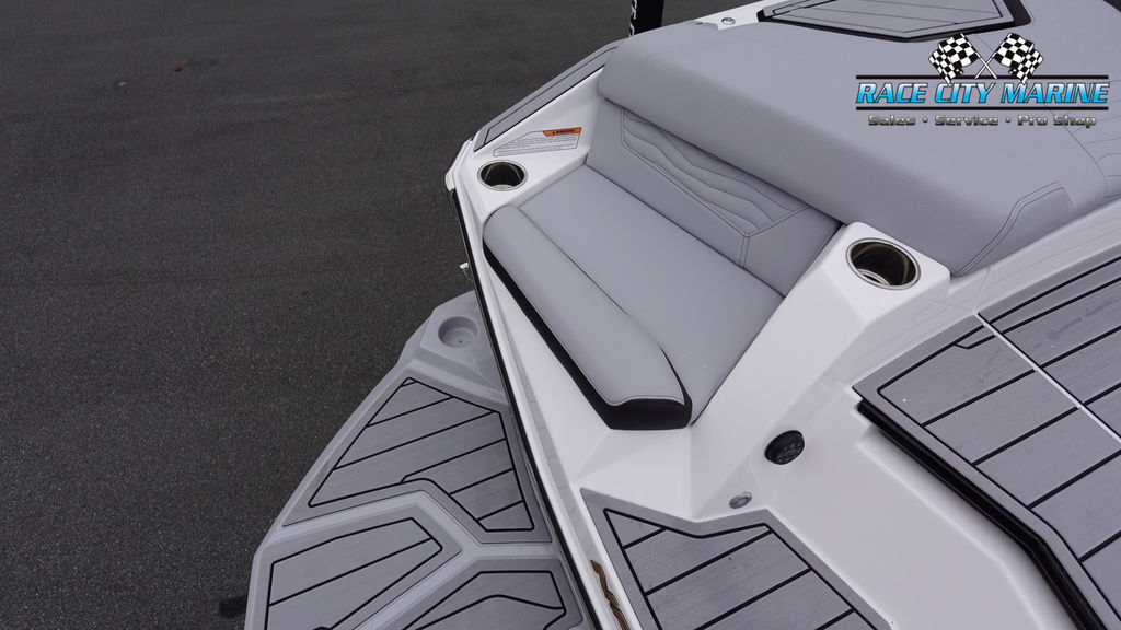2025 Nautique G23