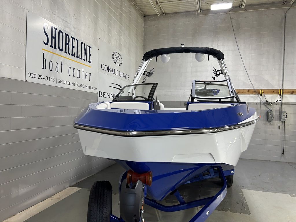 2024 Axis Wake Research T235 Icon