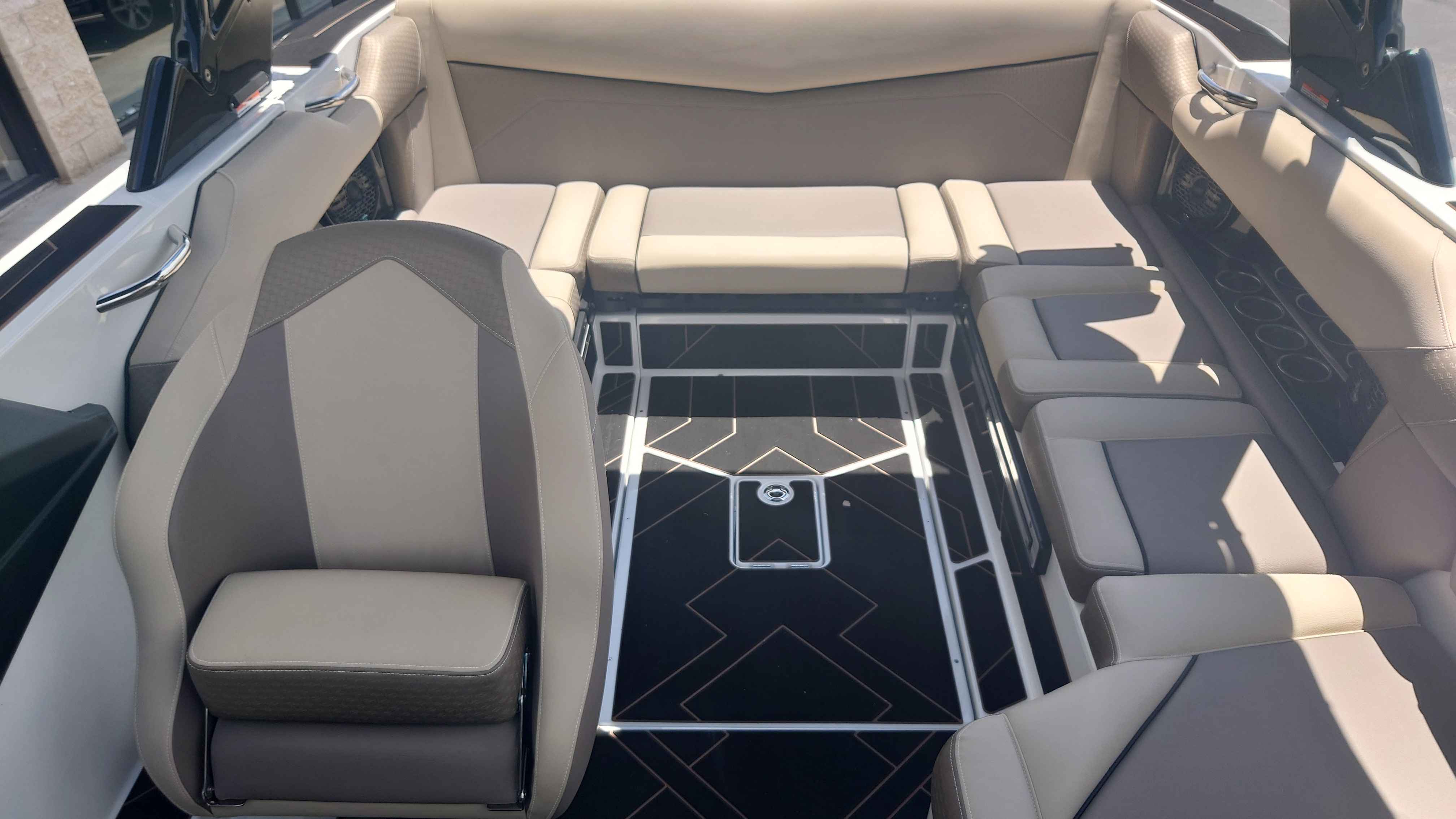 2024 Supreme S220