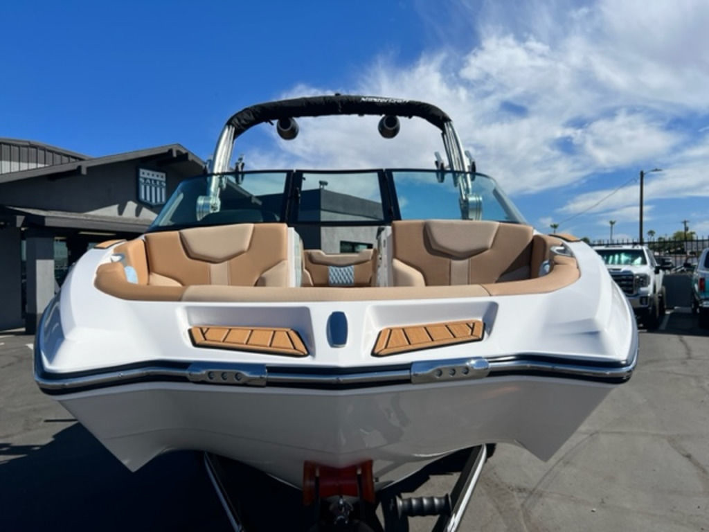 2024 Mastercraft XT20