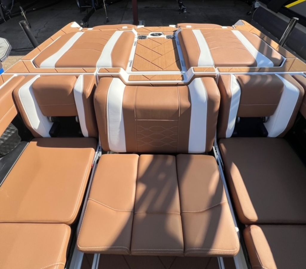 2025 Malibu Boats 23 LSV