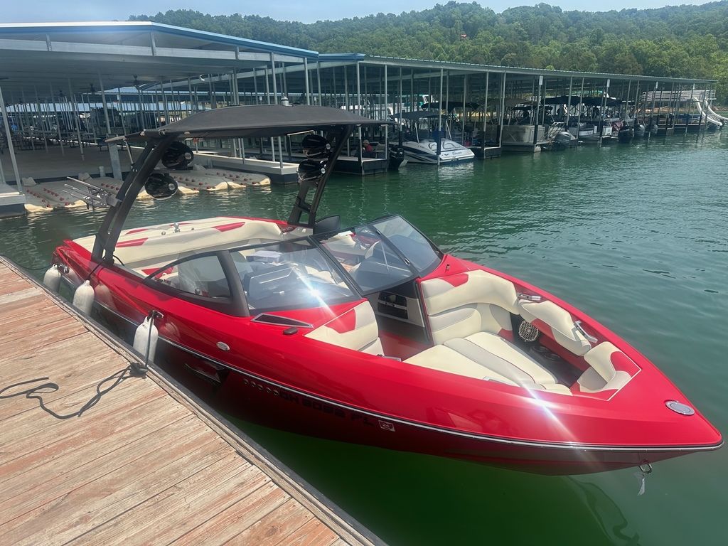 2015 Malibu Boats 22 VLX