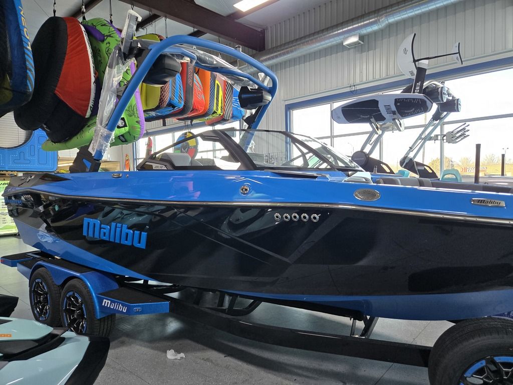 2025 Malibu Boats 23 LSV
