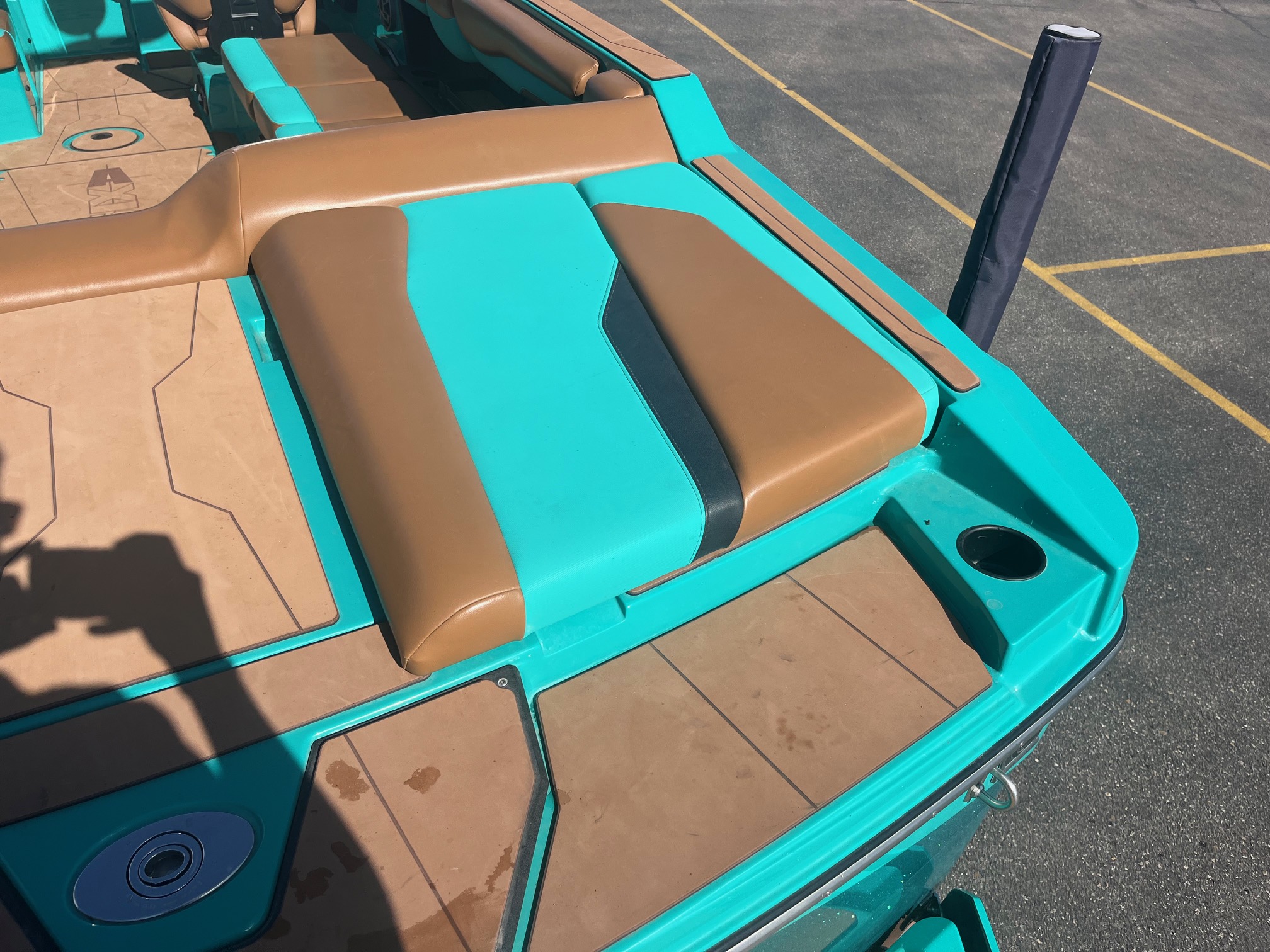 2023 Axis T250