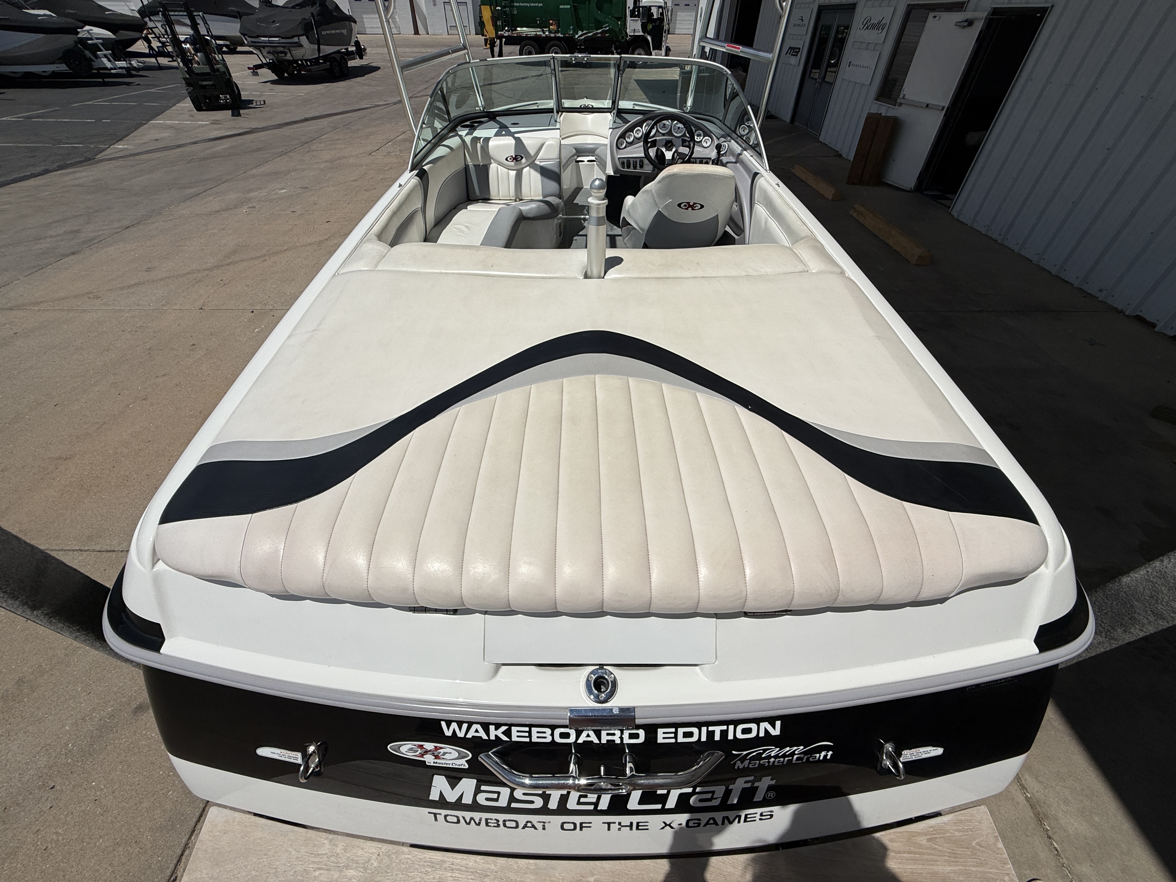 2024 Nautique G21