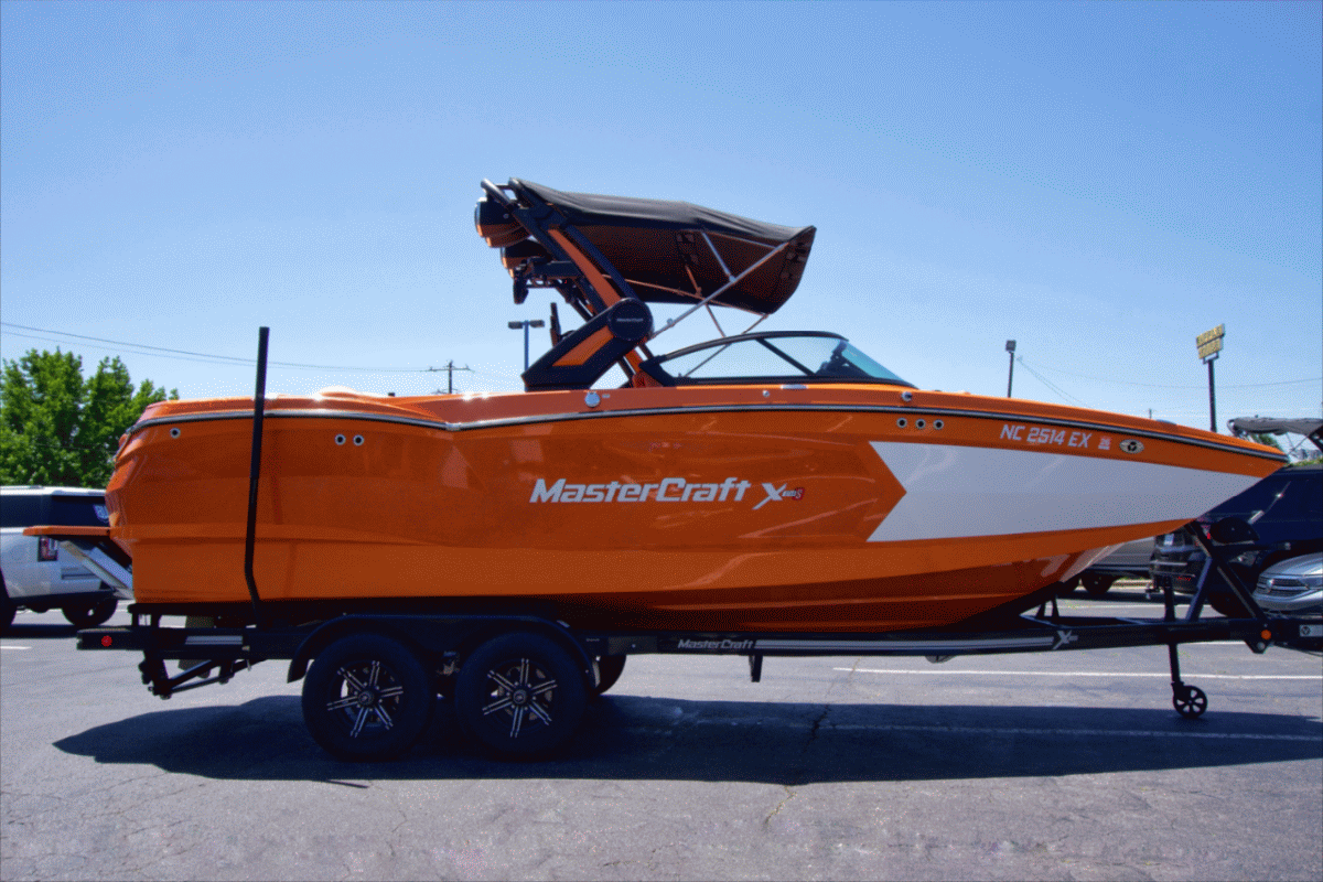 2022 MasterCraft X-Star-S. Low HRS