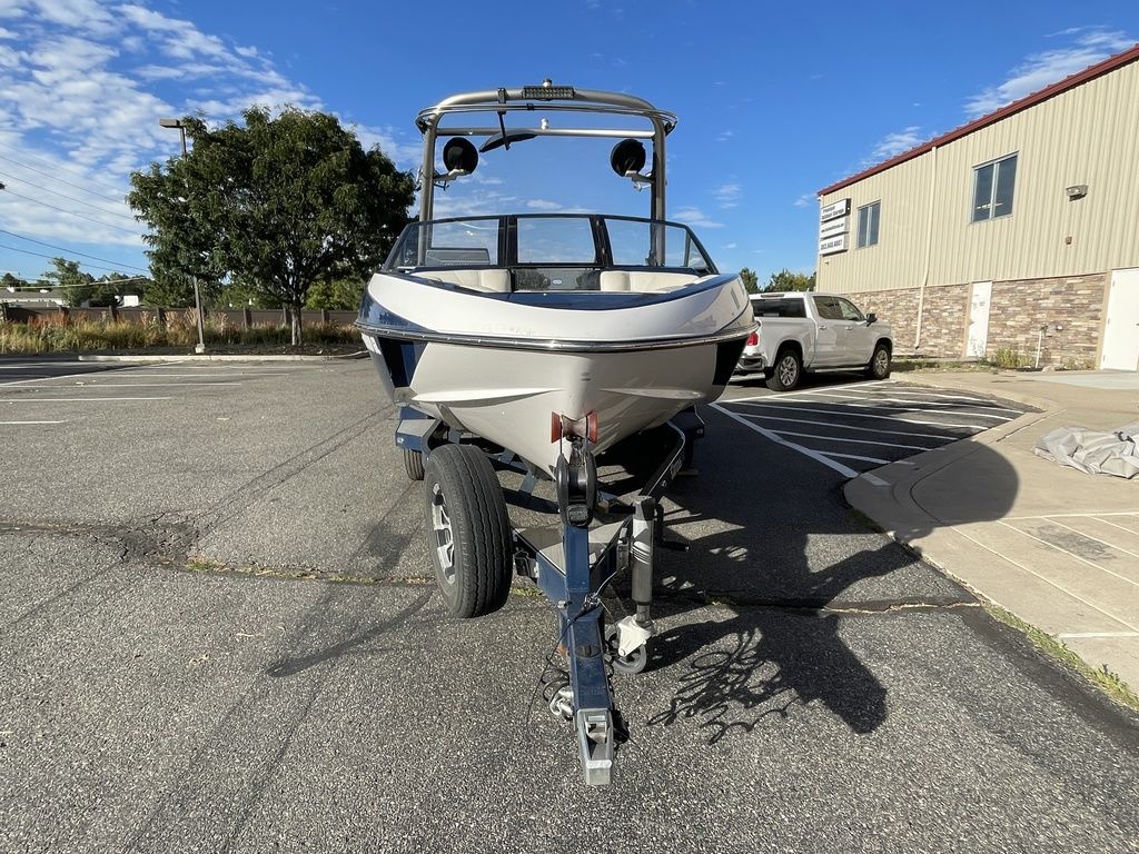 2017 Malibu Boats 21 VLX