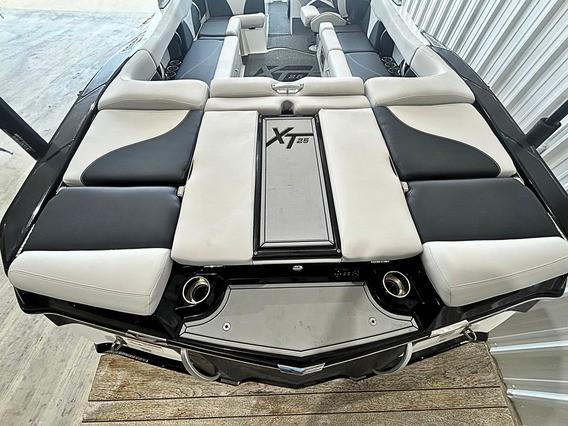 2019 MasterCraft XT25
