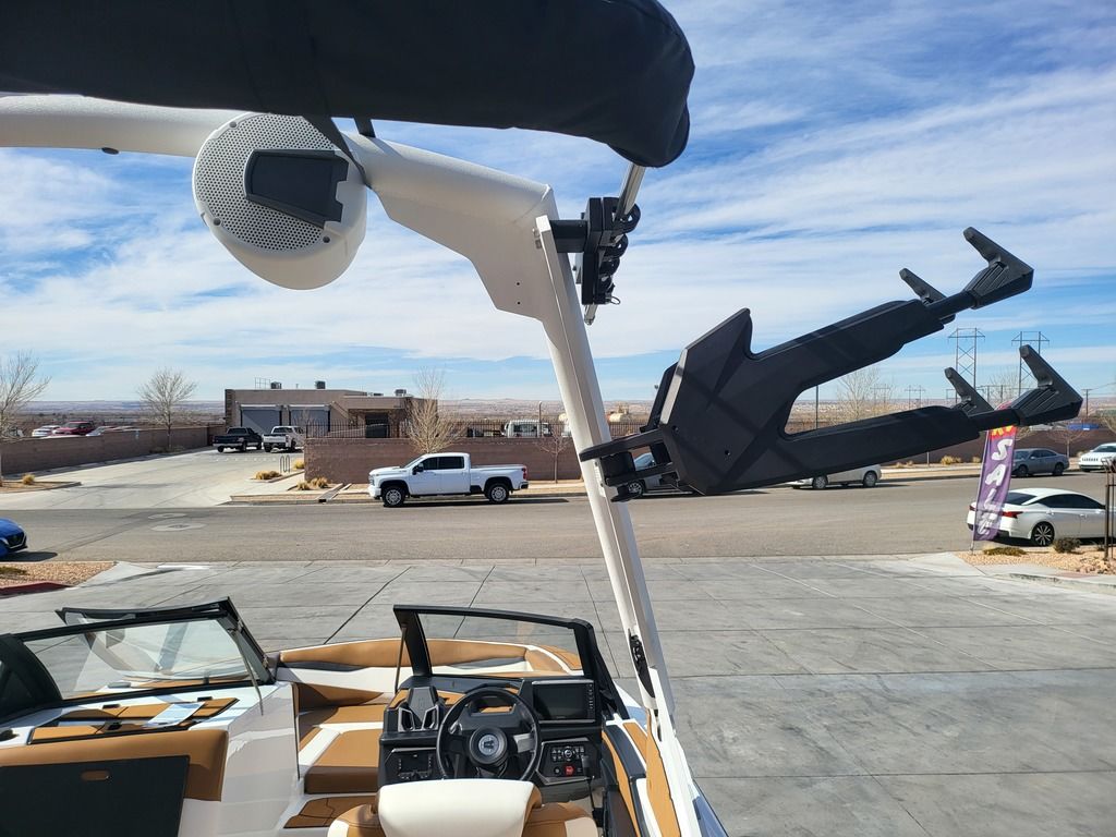 2025 Axis Wake Research A225