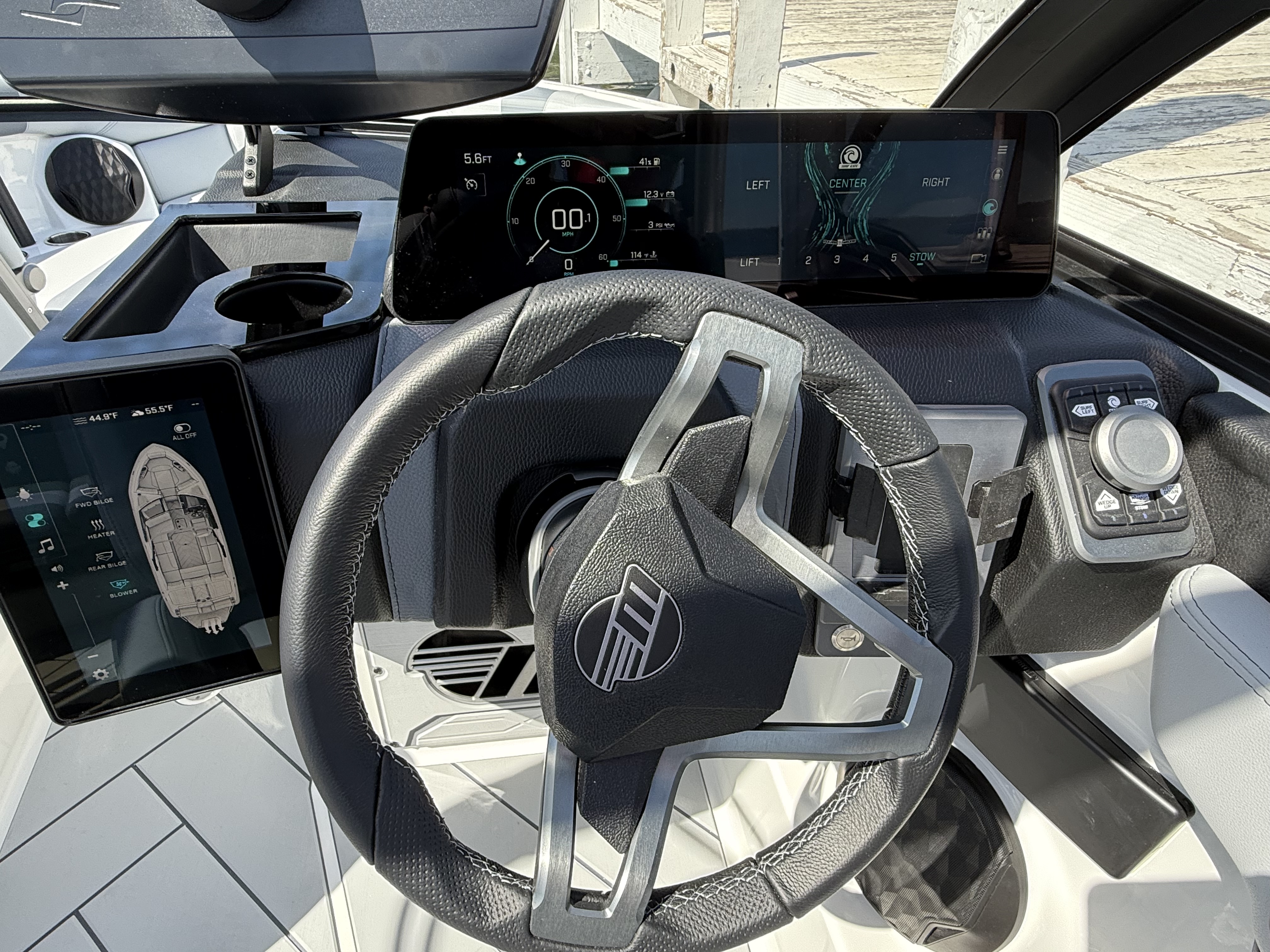 2025 Malibu 23 LSV