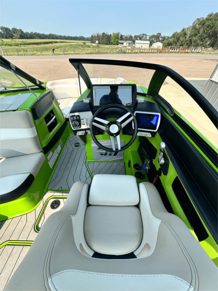2017 Malibu Wakesetter 22 MXZ
