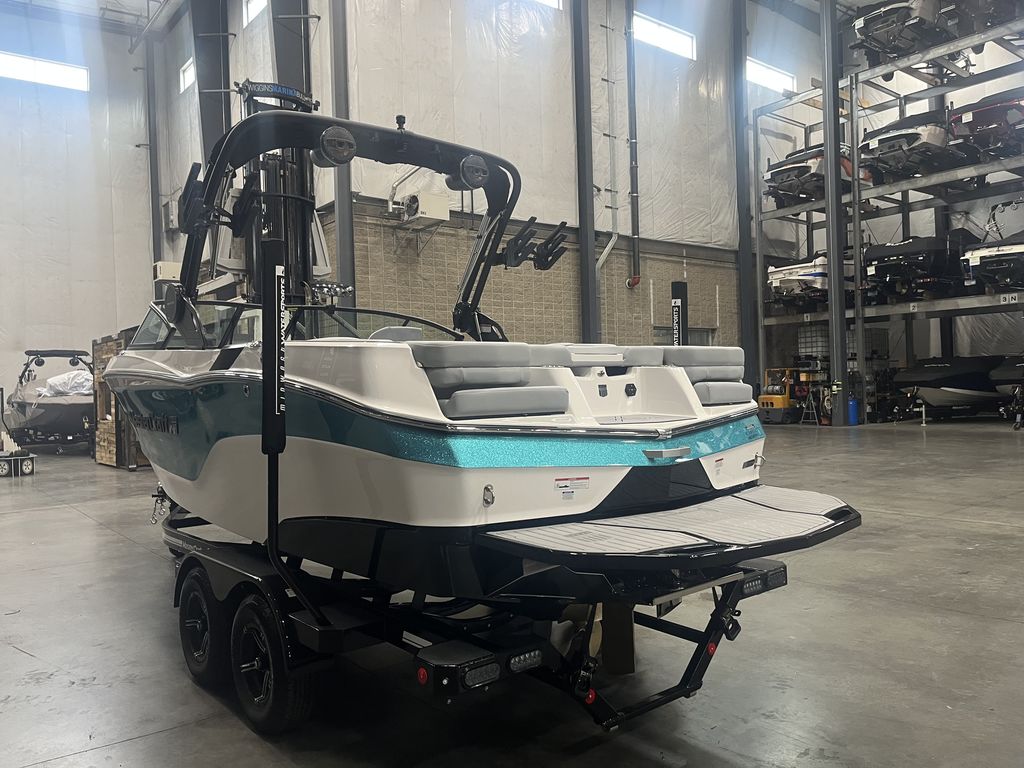 2025 MasterCraft XT22T