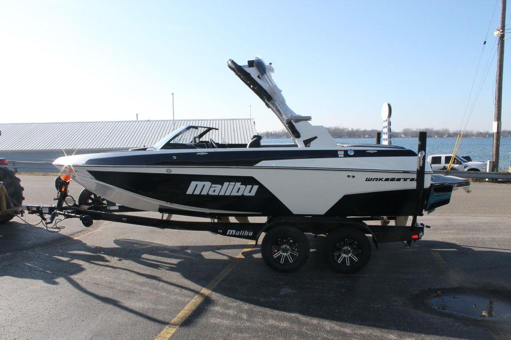 2024 Malibu Boats 20 VTX WAS $148,995 NOW $128,995