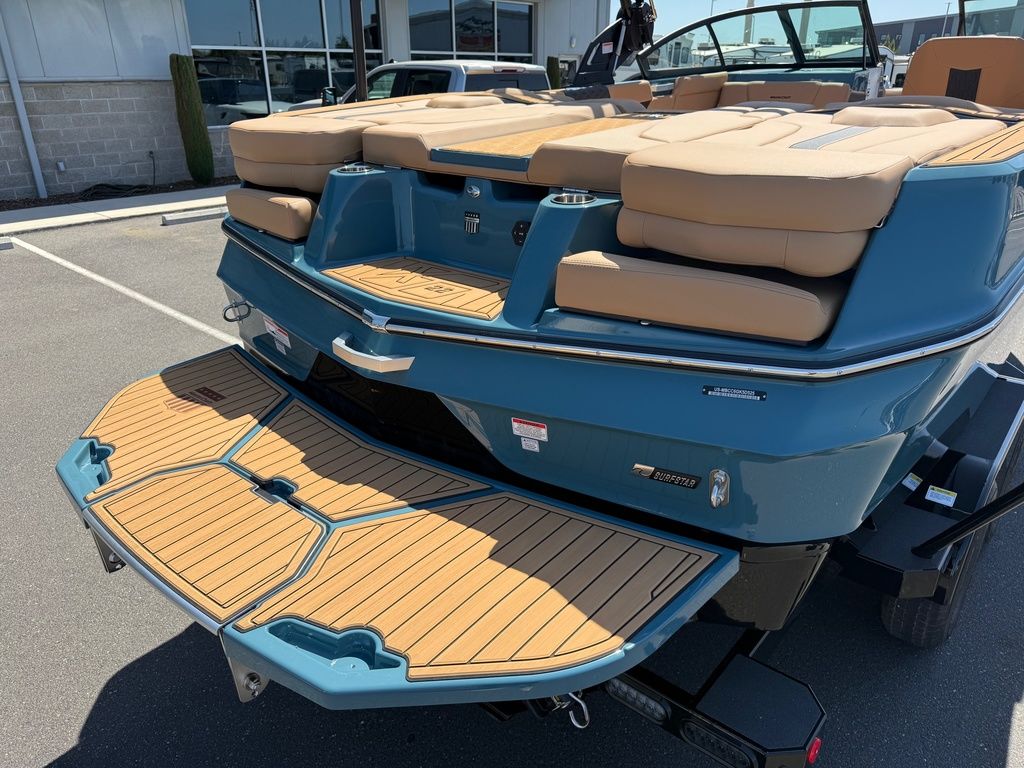 2025 MasterCraft XT22