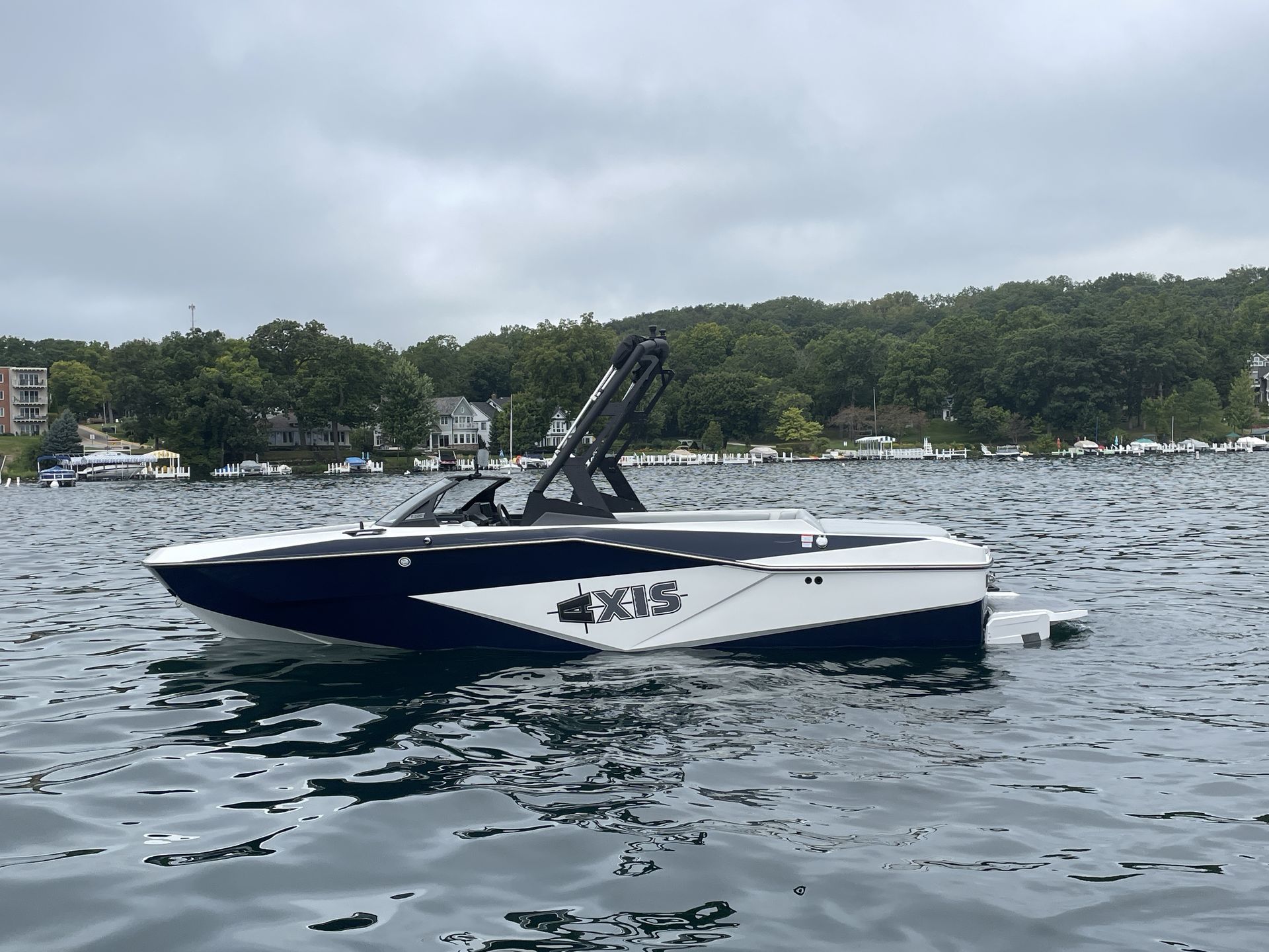 2024 Axis T220-R