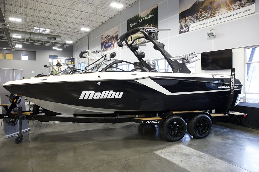 2025 Malibu Boats 23 MXZ