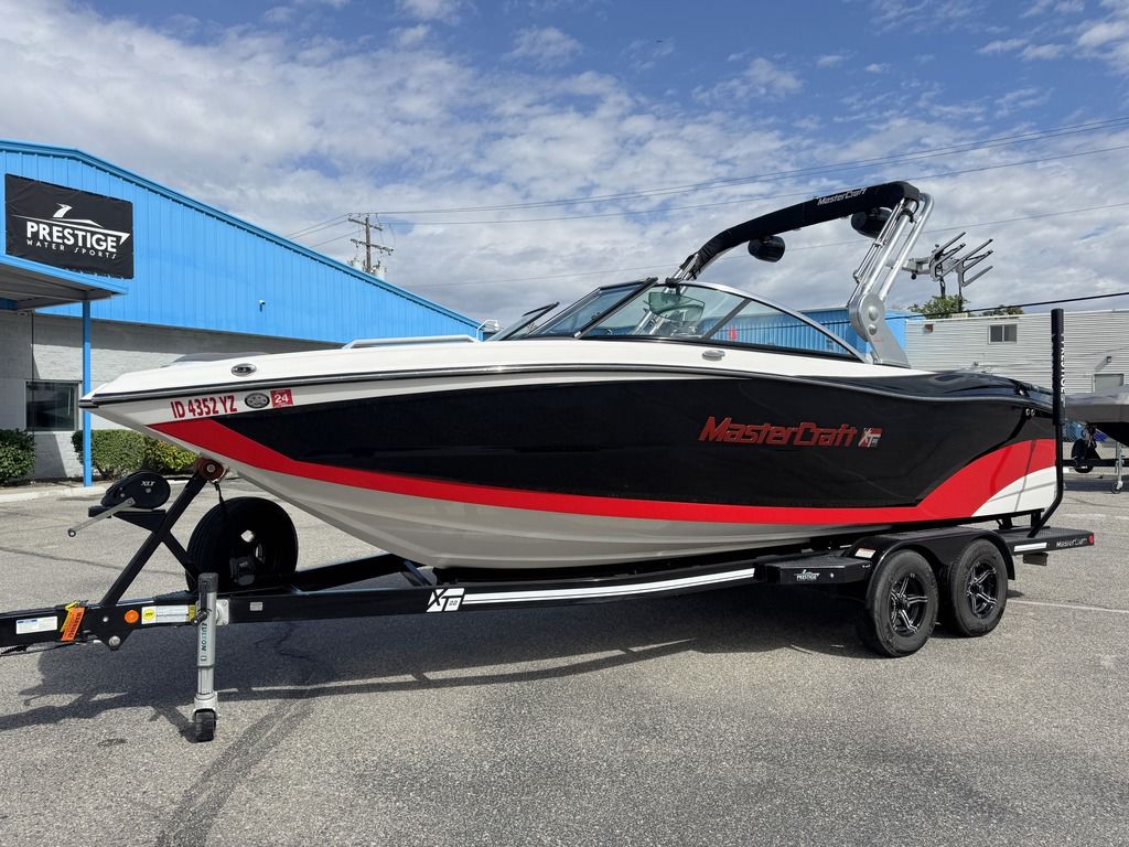 2020 MasterCraft XT22