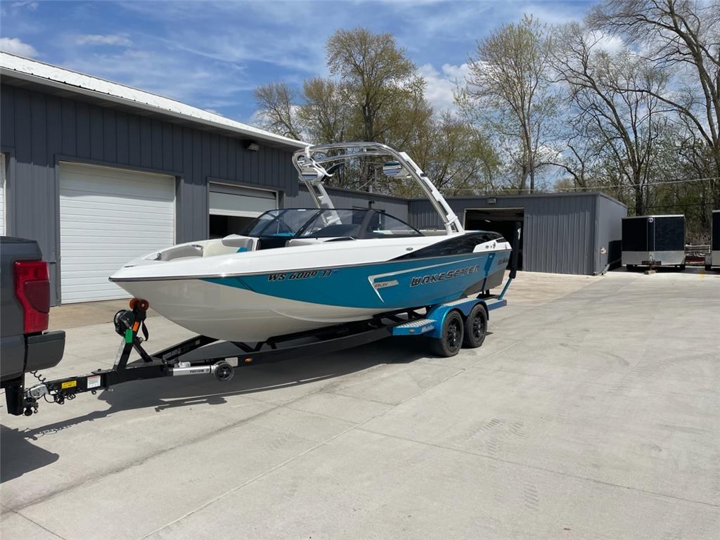 2014 Malibu 23 LSV supercharged 572hp Icon