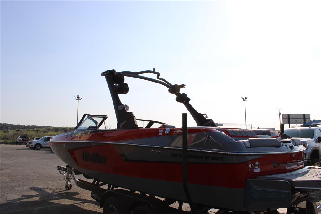2023 Malibu 23 MXZ