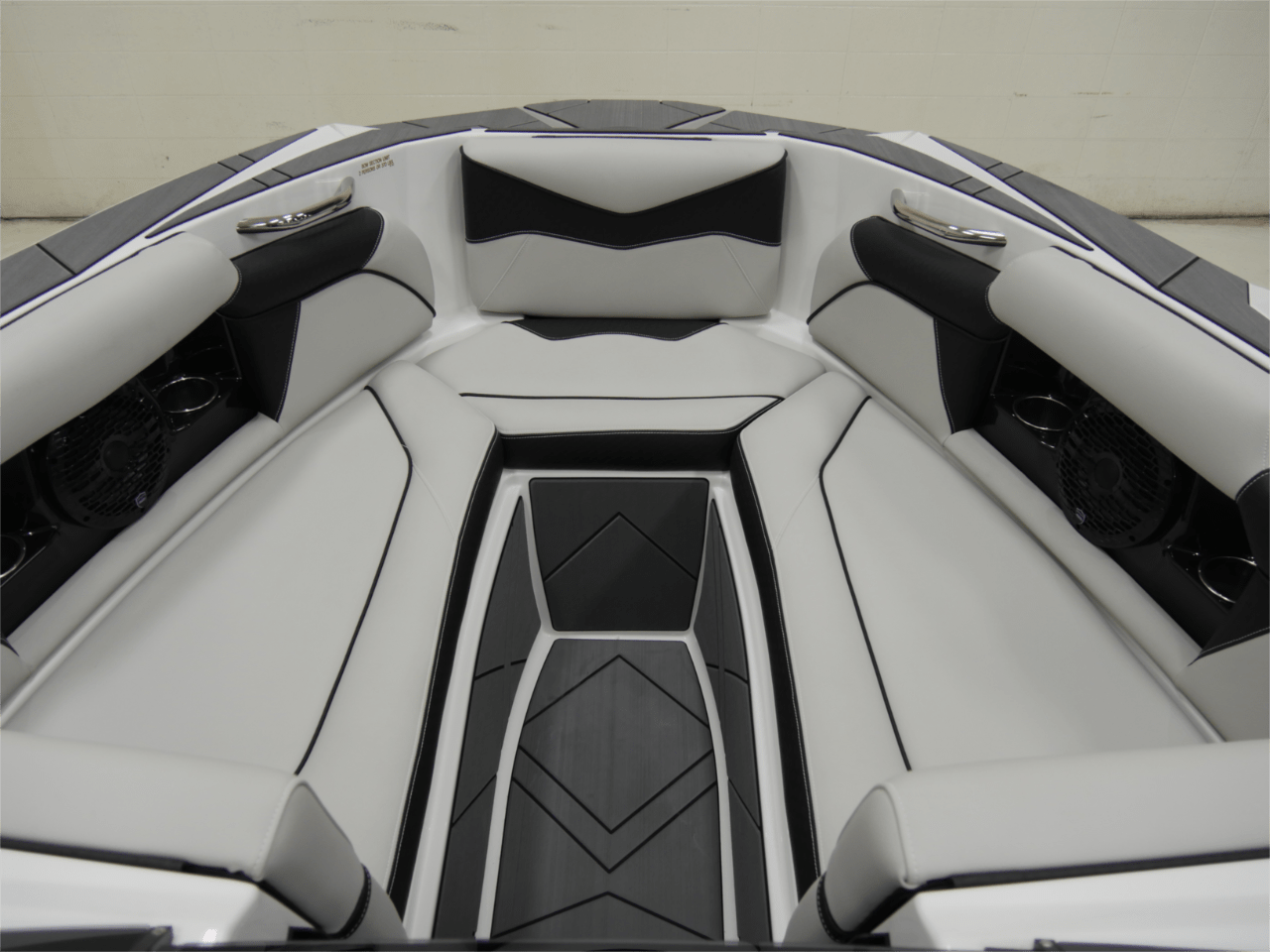2025 Supreme S240 – Stone Gray