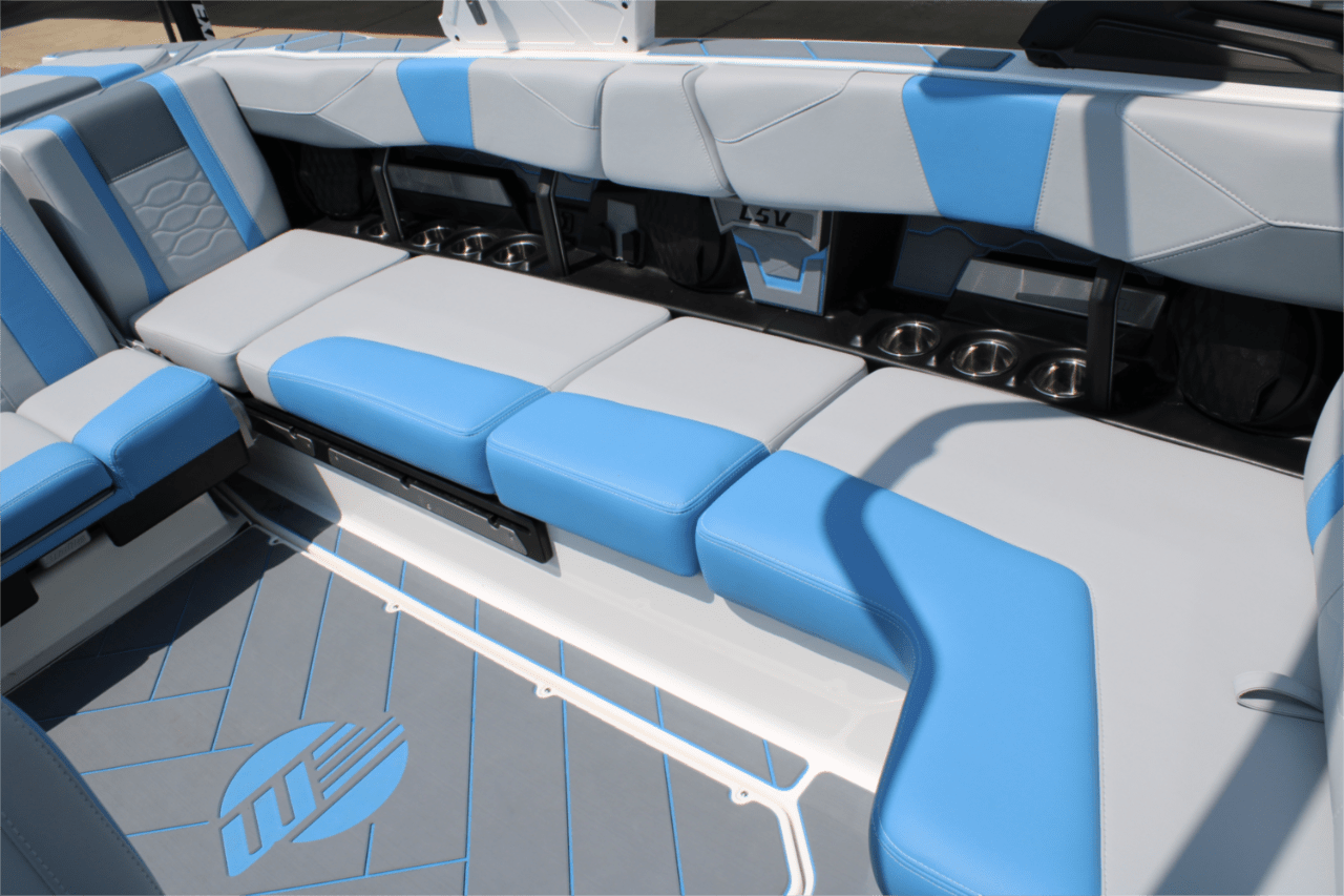 2025 Malibu 23 LSV