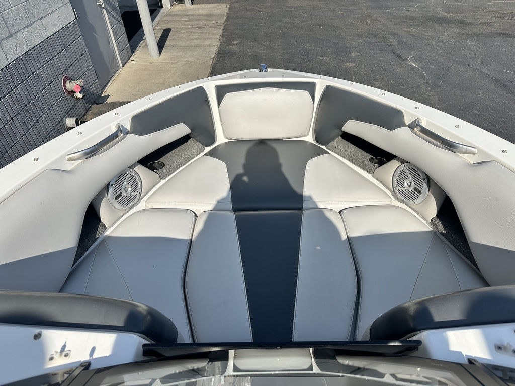 2015 Axis Wake Research T22