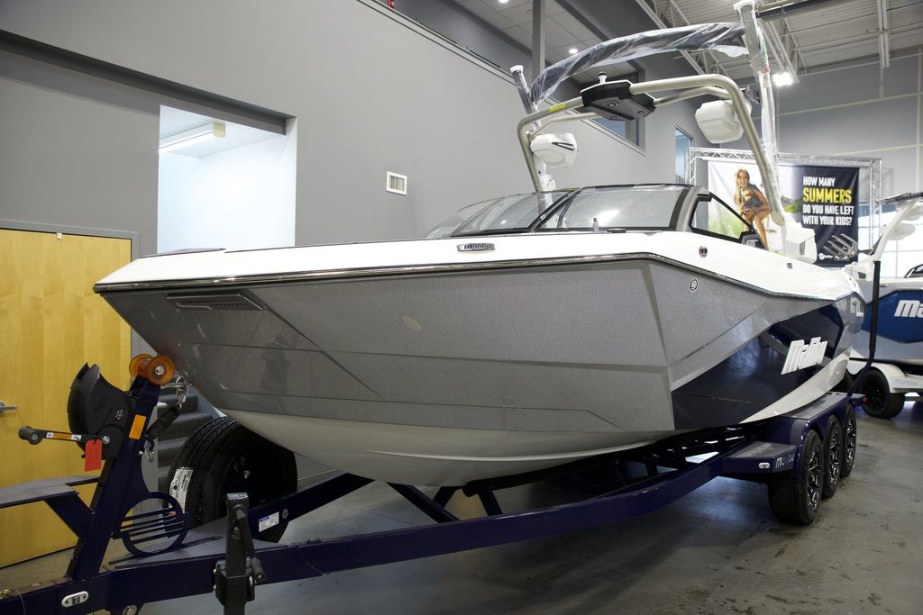 2025 Malibu Boats 26 LSV