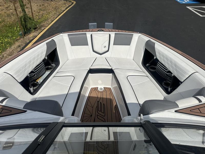 2016 Nautique G23