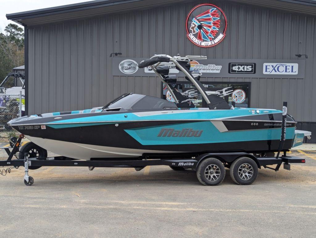 2022 Malibu 23 MXZ