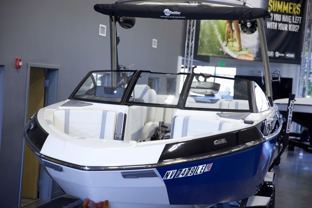 2024 Malibu Boats 23 LSV