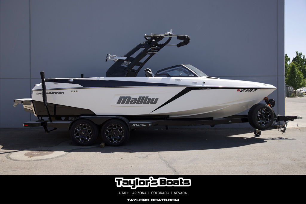 2020 Malibu Boats 23 LSV