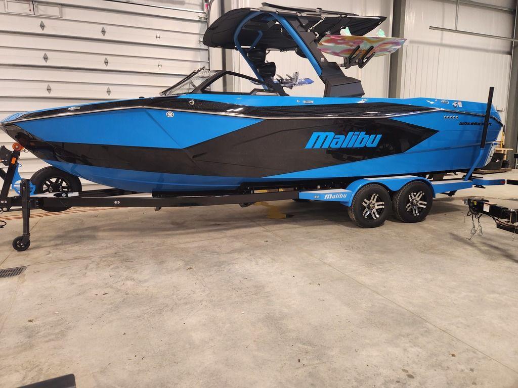 2023 malibu boats 26-LSV