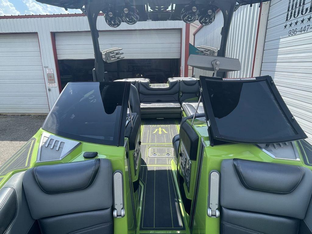 2016 Malibu Boats M235