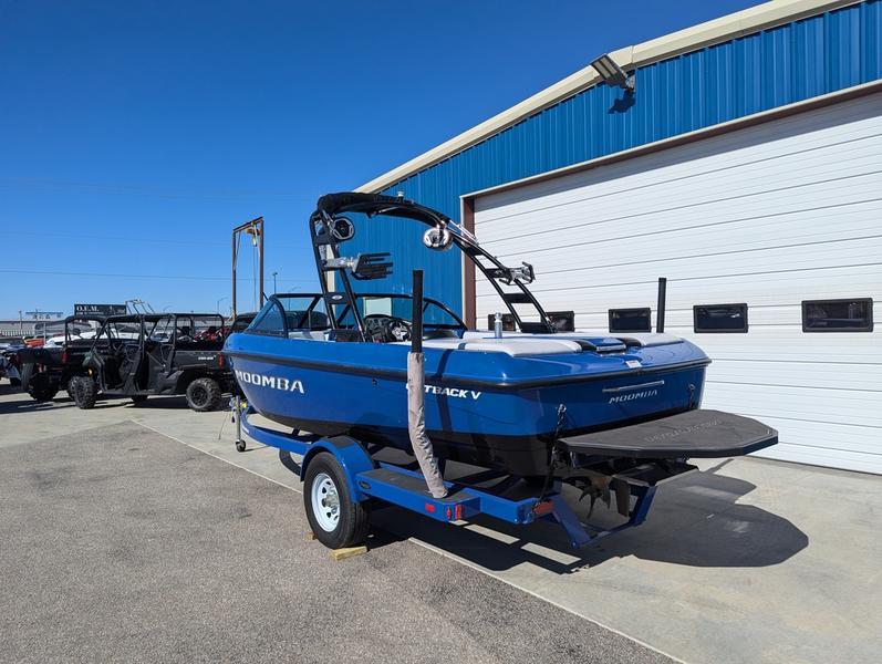 2015 Moomba Outback V
