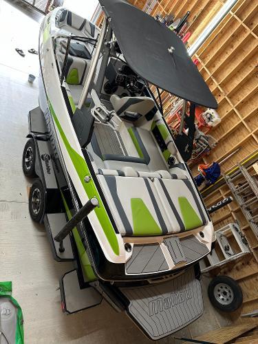 2017 Malibu Wakesetter 21 VLX – Low hours