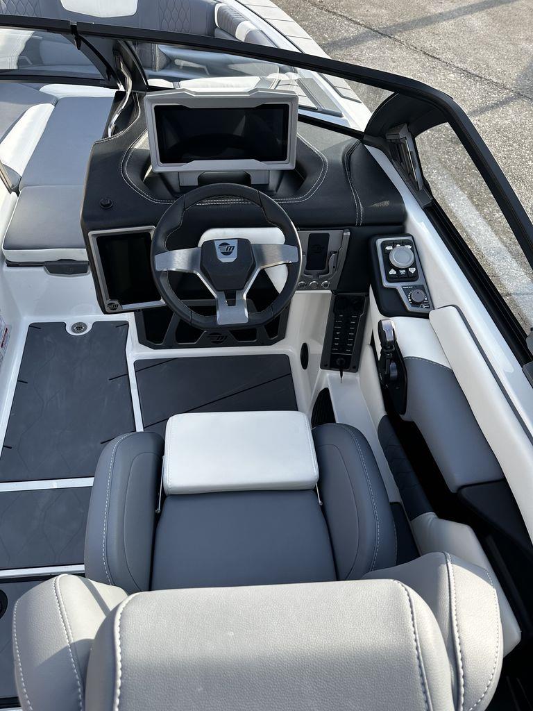 2023 Malibu Boats M240 (pending)