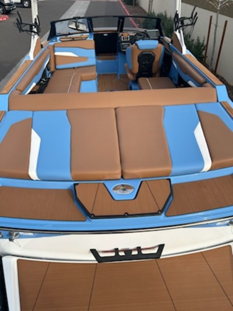 2025 Axis Wake Research T220
