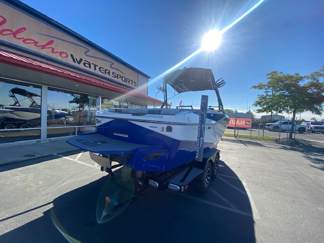 2022 Axis Wake Research T220