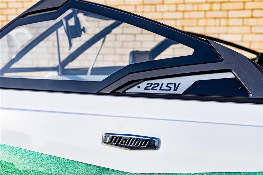 2024 Malibu 22 LSV Icon