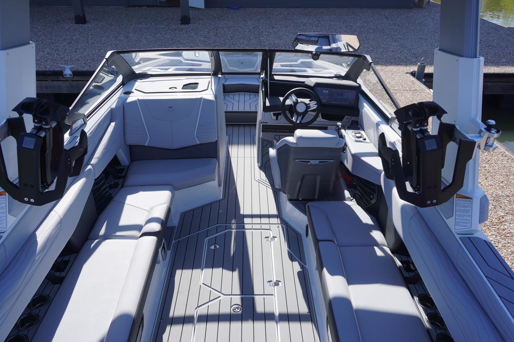 2025 Nautique Super Air Nautique G25