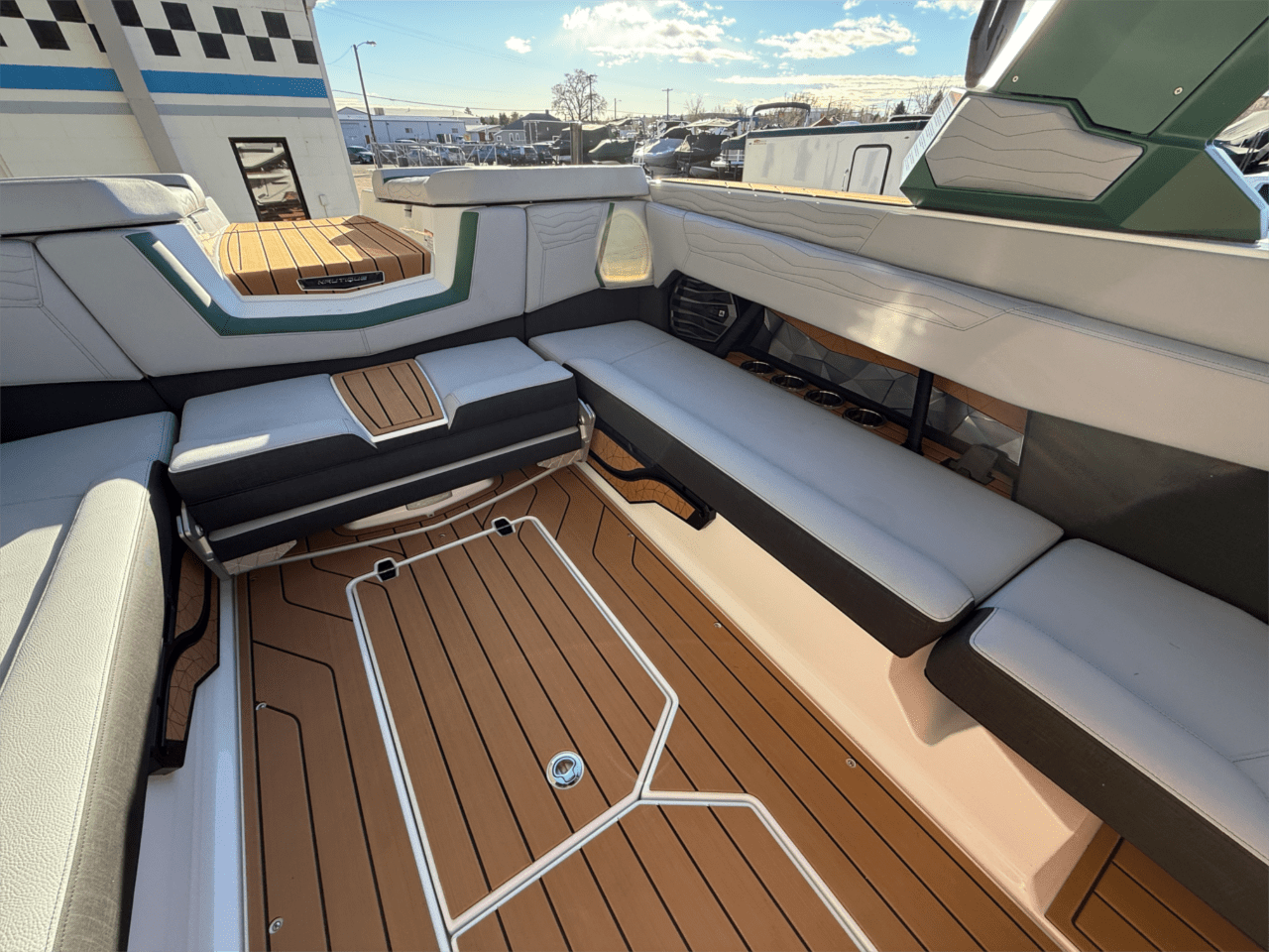 2025 Nautique G25