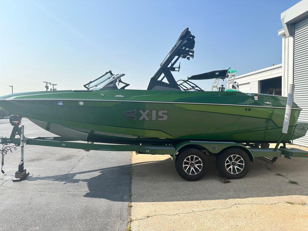 boat.Title